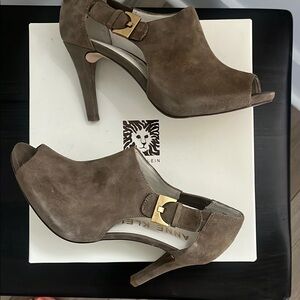 Brand new in Box - Anne Klein Brown Peep-Toe Heels